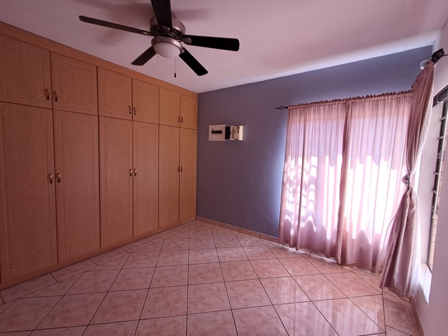 4 Bedroom Property for Sale in Roylglen Gardens Northern Cape